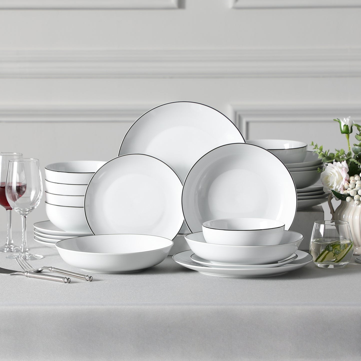 Ensemble de dîner de 24 pièces en porcelaine ivoire blanche avec des touches noires, service de table assiette bol pour 6 personnes